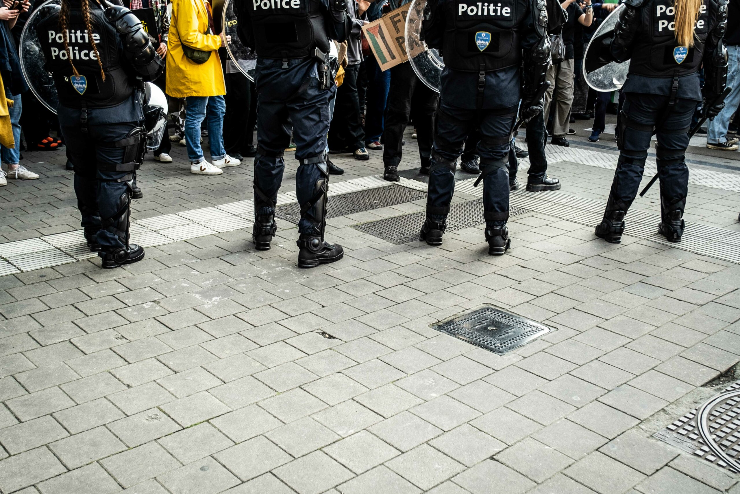 Droit de protester: “Ils ont fait aboyer les chiens sur nous”